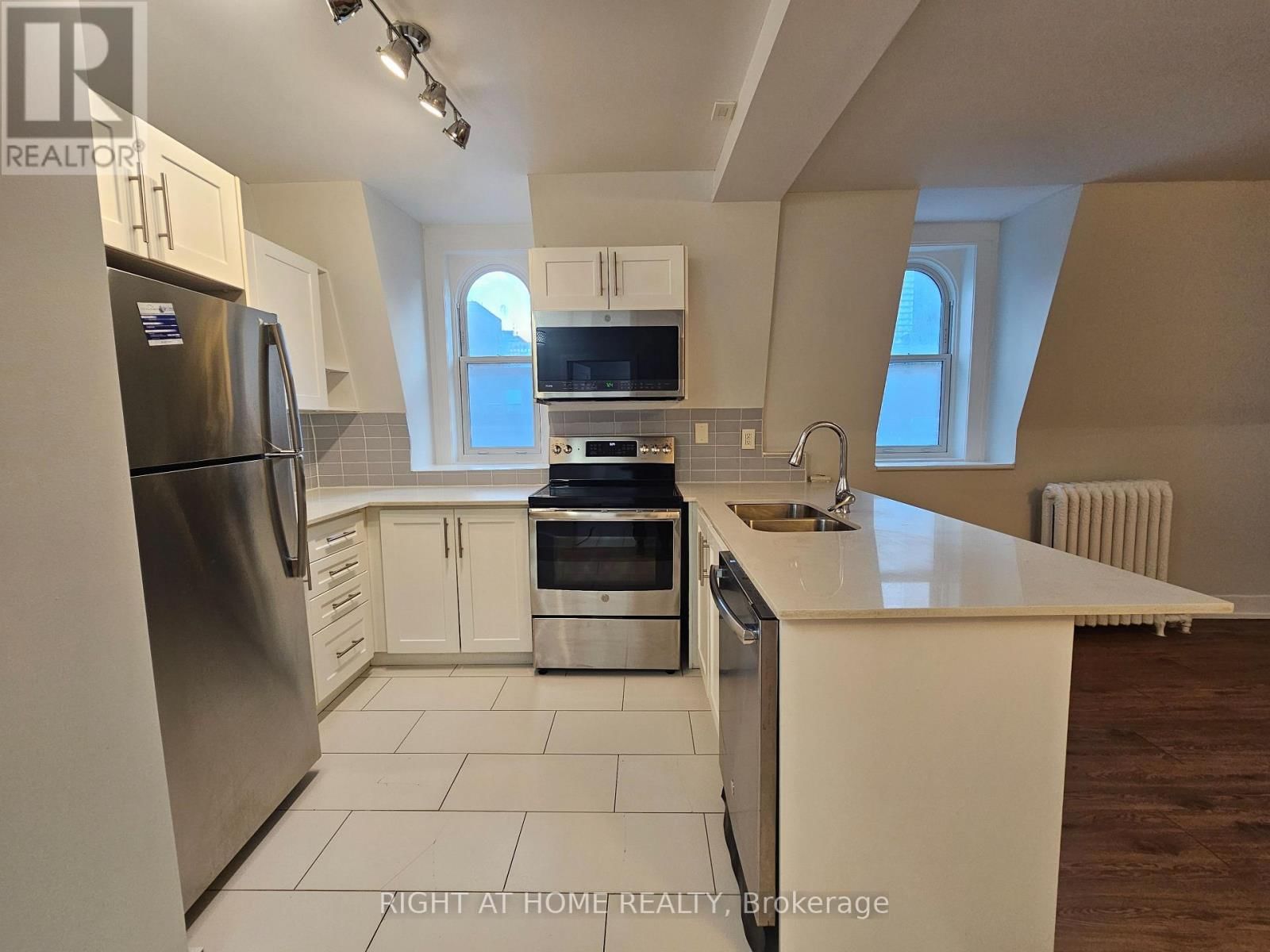 301 - 505 CHURCH STREET Image 11