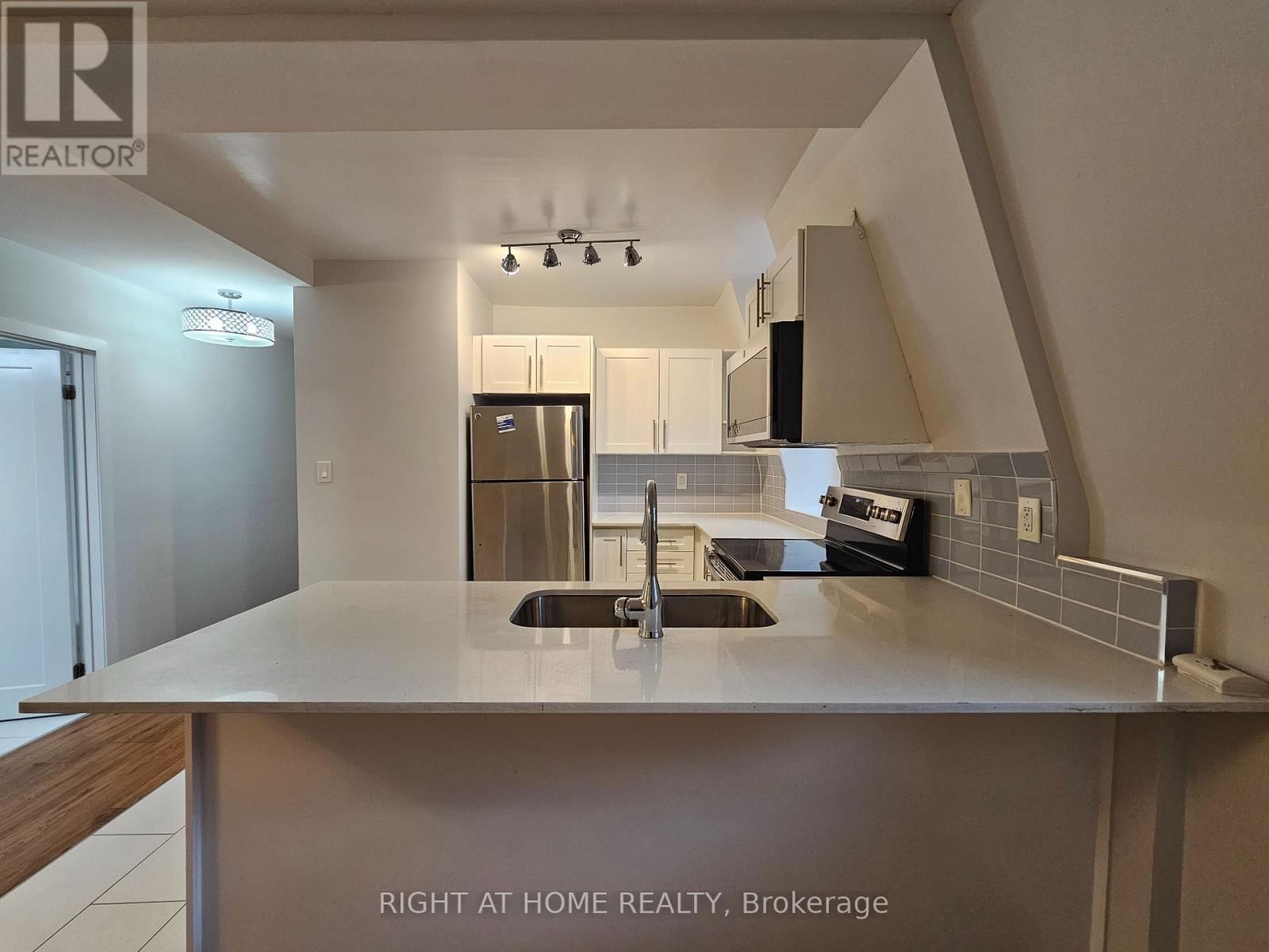 301 - 505 CHURCH STREET Image 9