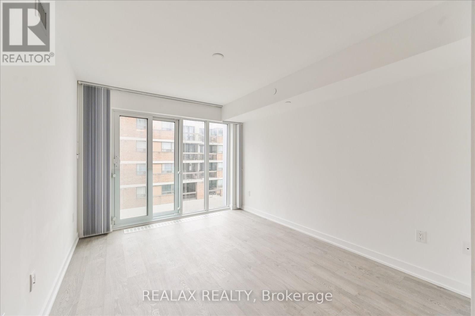 508 - 50 MCCAUL STREET Image 7