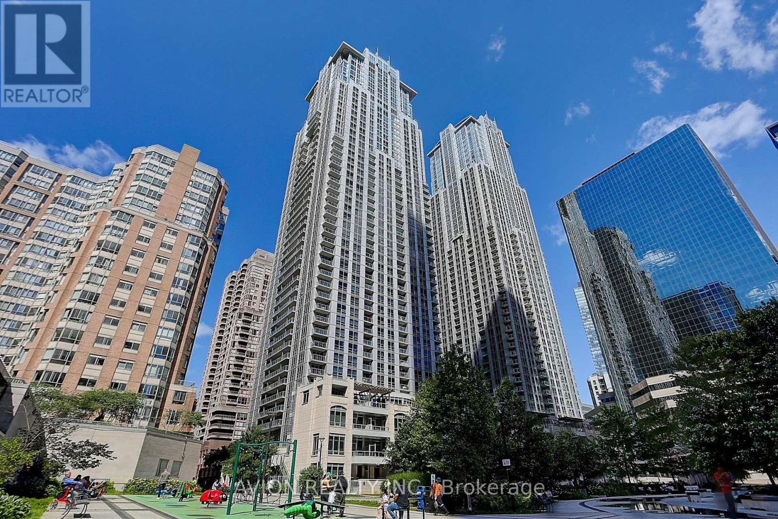 2610 - 761 BAY STREET Image 1