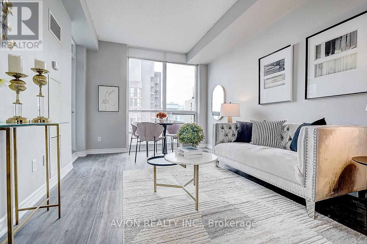 2610 - 761 BAY STREET Image 19