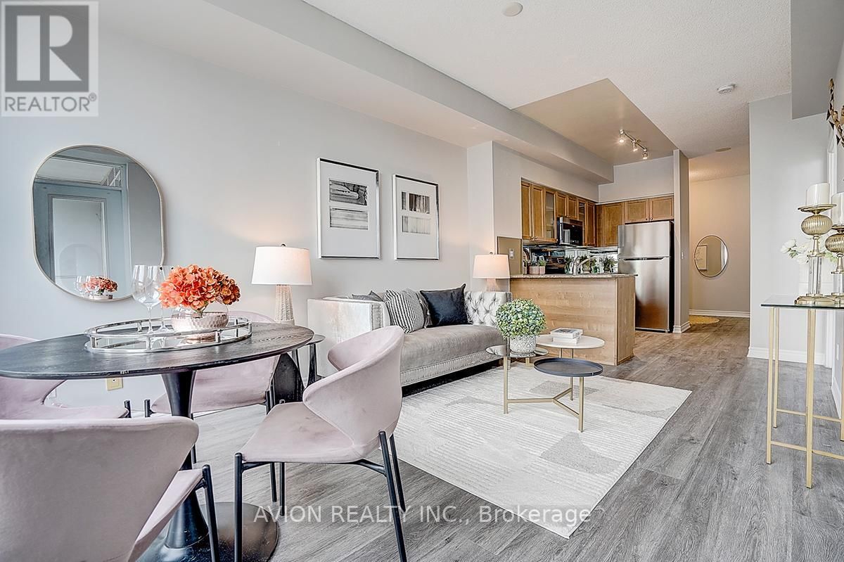 2610 - 761 BAY STREET Image 22