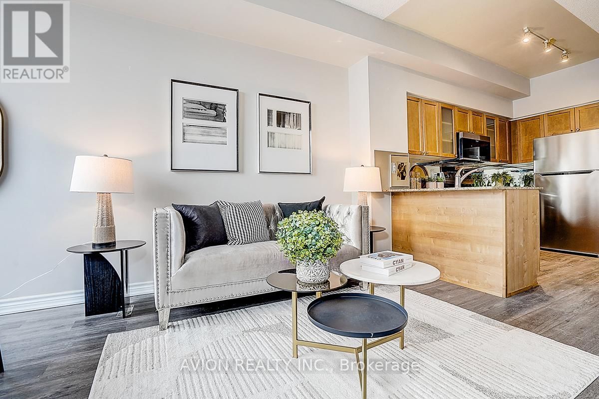 2610 - 761 BAY STREET Image 23