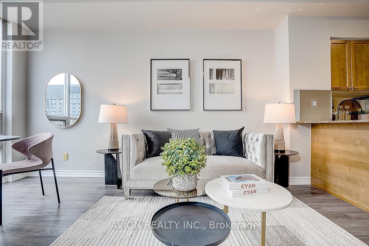 2610 - 761 BAY STREET Image 24