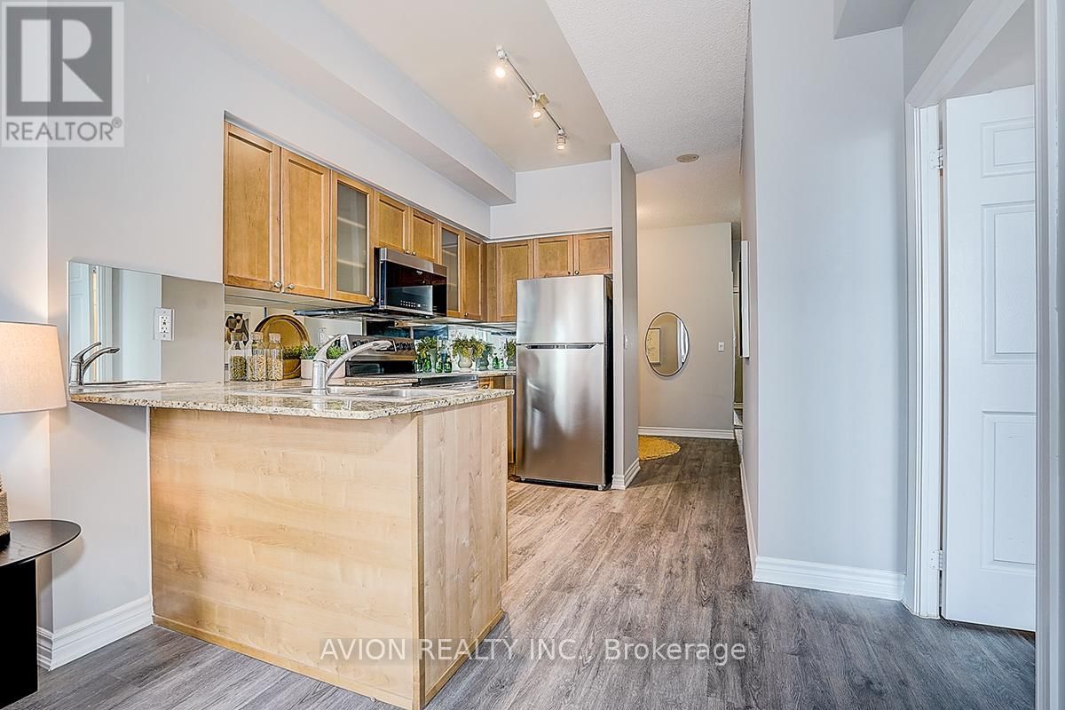 2610 - 761 BAY STREET Image 28