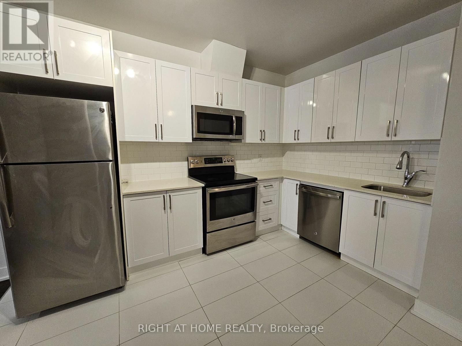 304 - 1801 EGLINTON AVENUE WEST Image 2