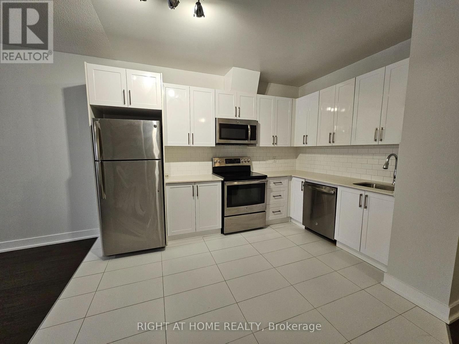 304 - 1801 EGLINTON AVENUE WEST Image 4