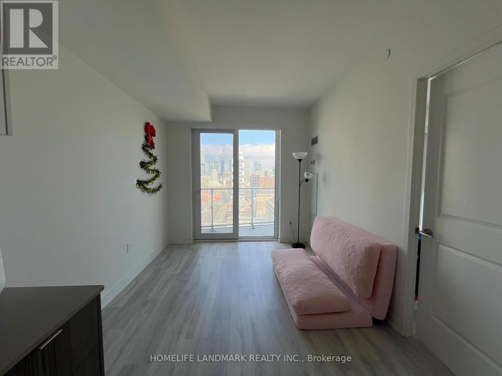 2403 - 100 DALHOUSIE STREET Image 2