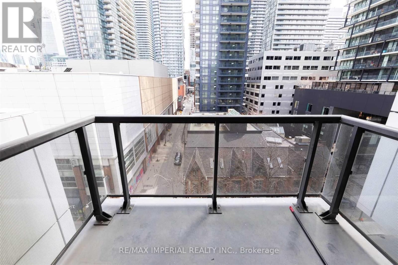 515 - 318 RICHMOND STREET WEST Image 11