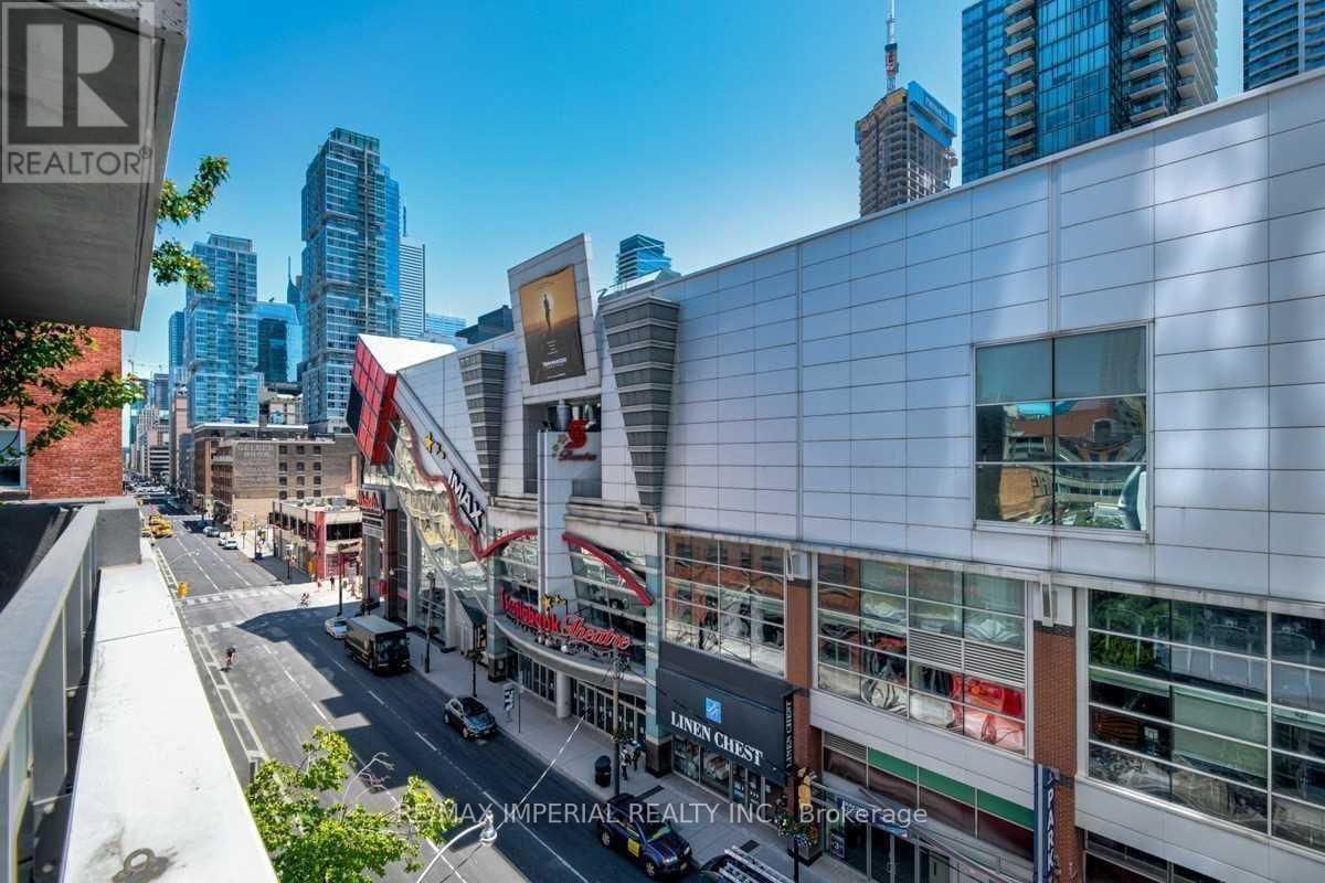 515 - 318 RICHMOND STREET WEST Image 12