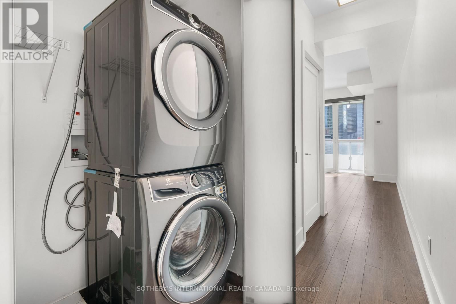 2409 - 300 FRONT STREET WEST Image 4