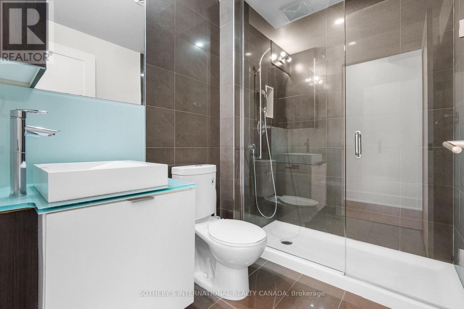 2409 - 300 FRONT STREET WEST Image 5