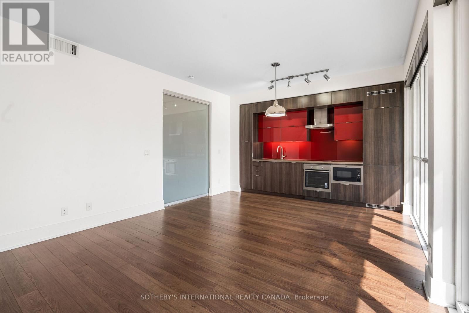 2409 - 300 FRONT STREET WEST Image 7