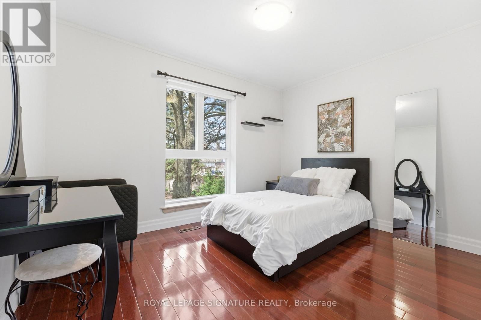 6 CRIMSON MILLWAY Image 22