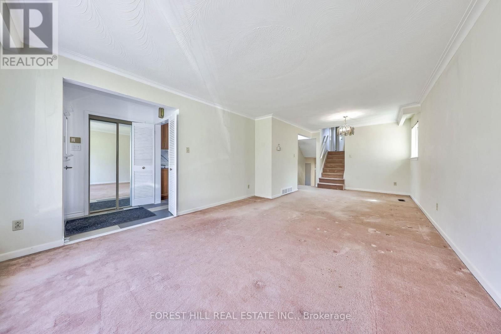 63 HOPPERTON DRIVE Image 3