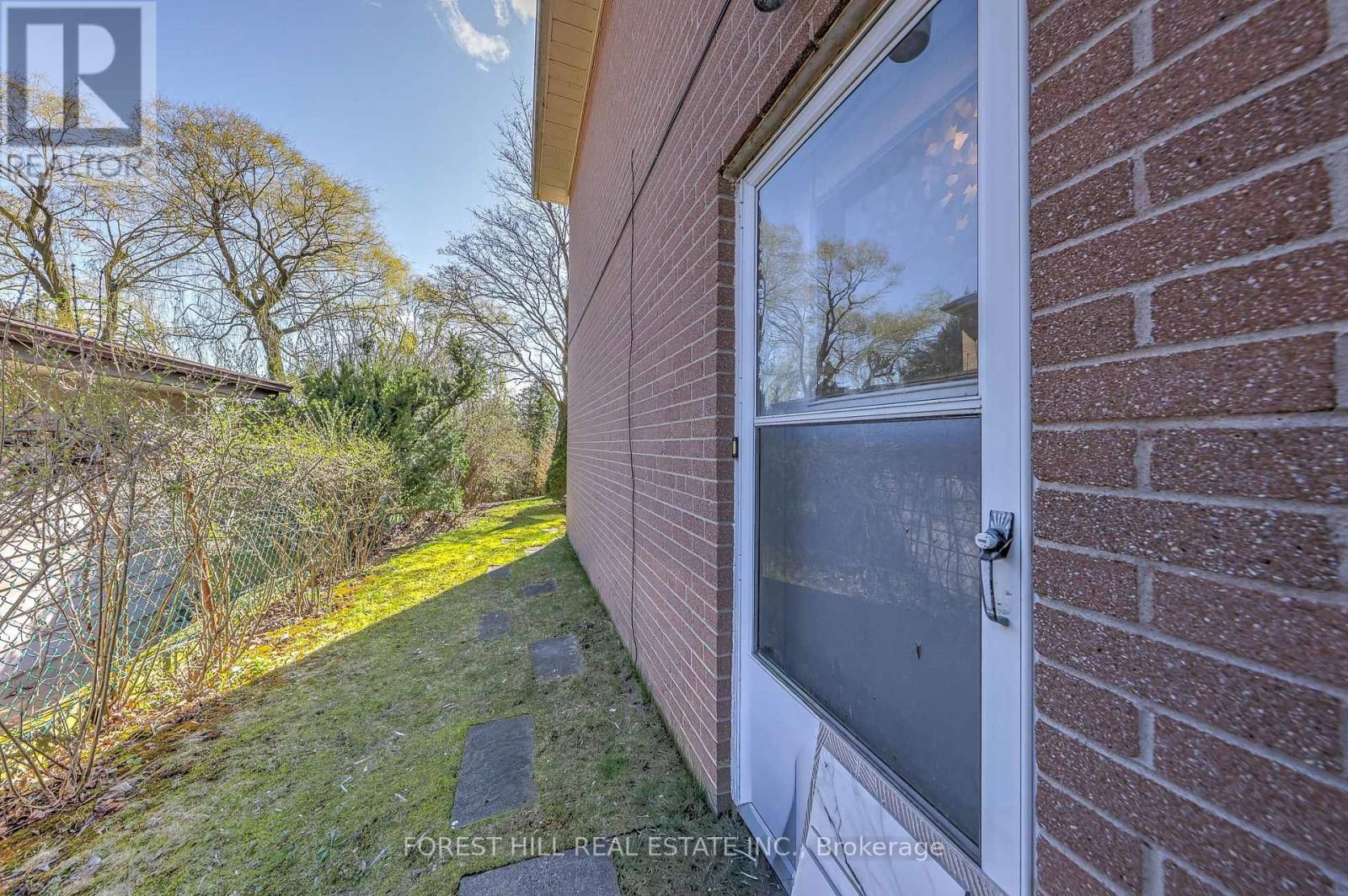 63 HOPPERTON DRIVE Image 31