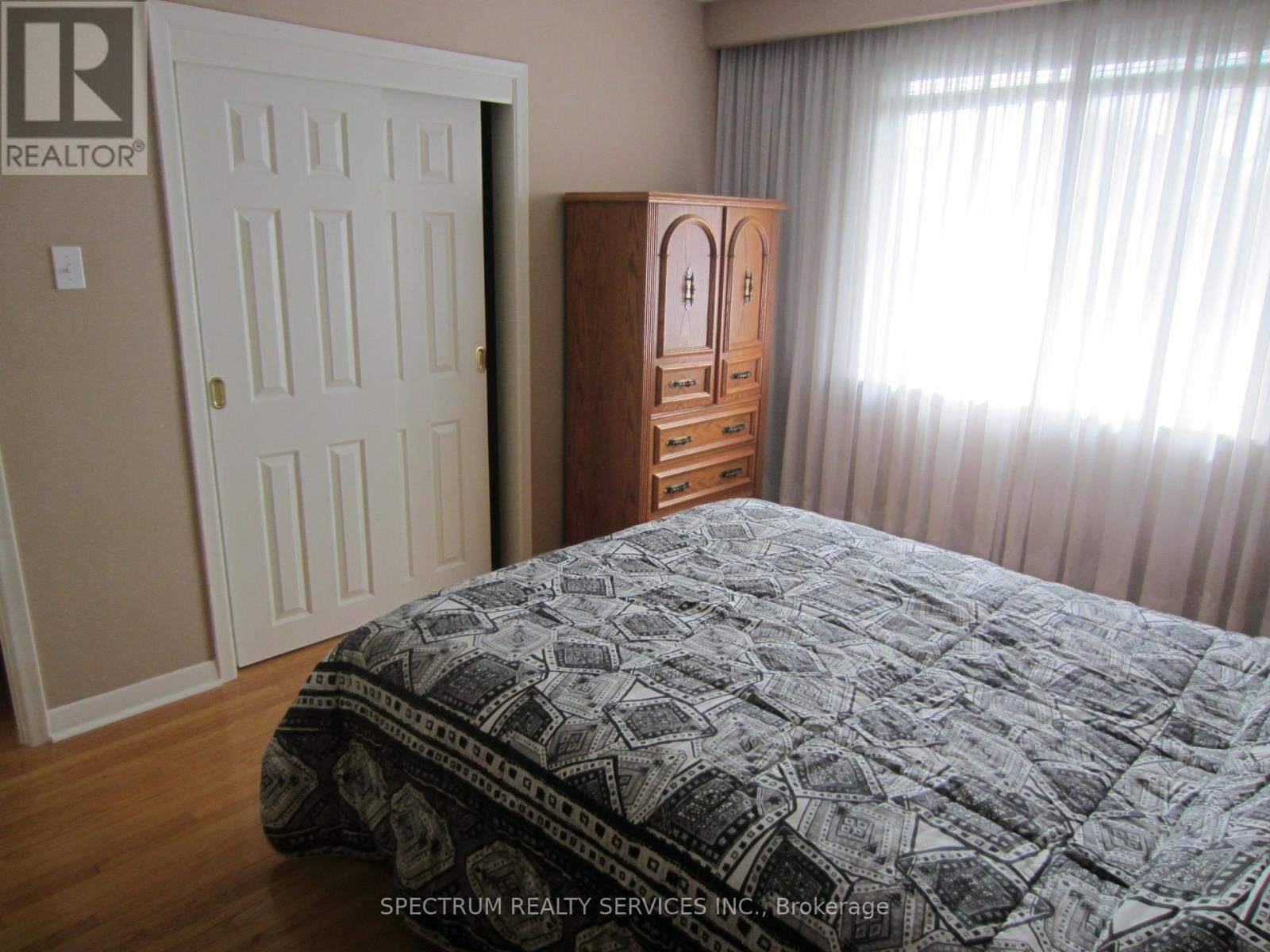 409 PATRICIA AVENUE Image 23