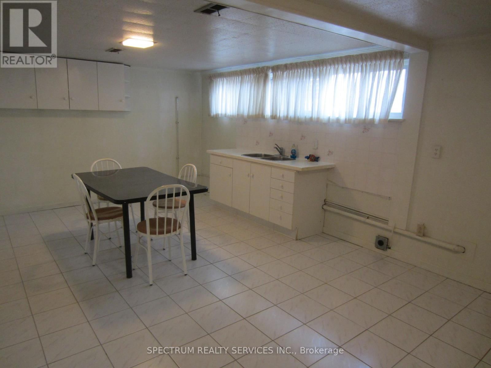 409 PATRICIA AVENUE Image 35