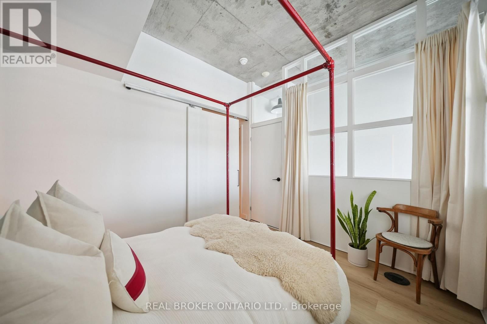 714 - 5 HANNA AVENUE Image 14