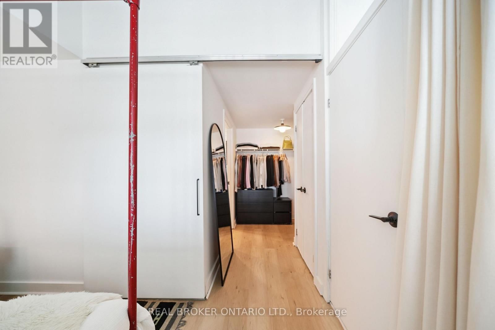 714 - 5 HANNA AVENUE Image 18