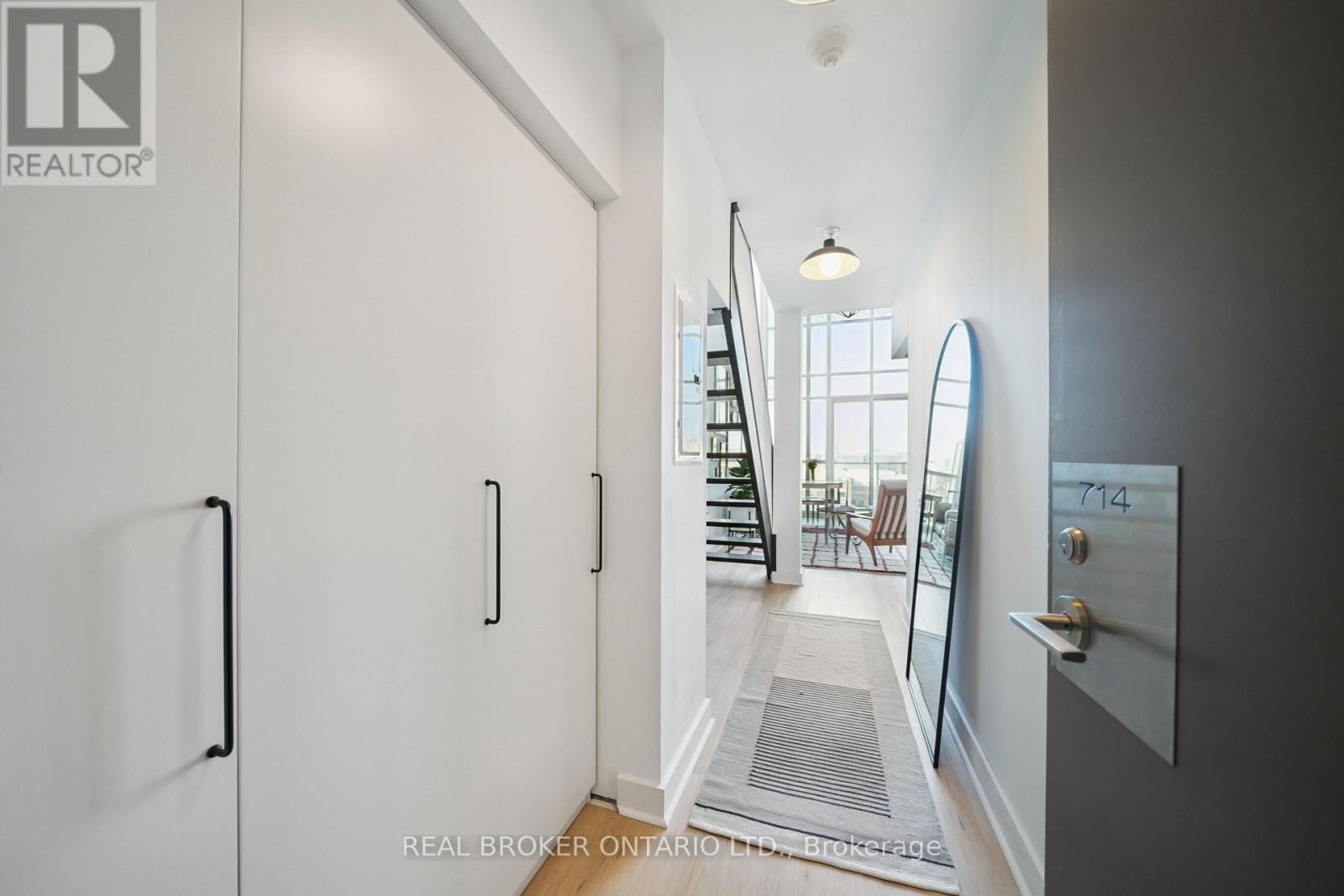 714 - 5 HANNA AVENUE Image 7