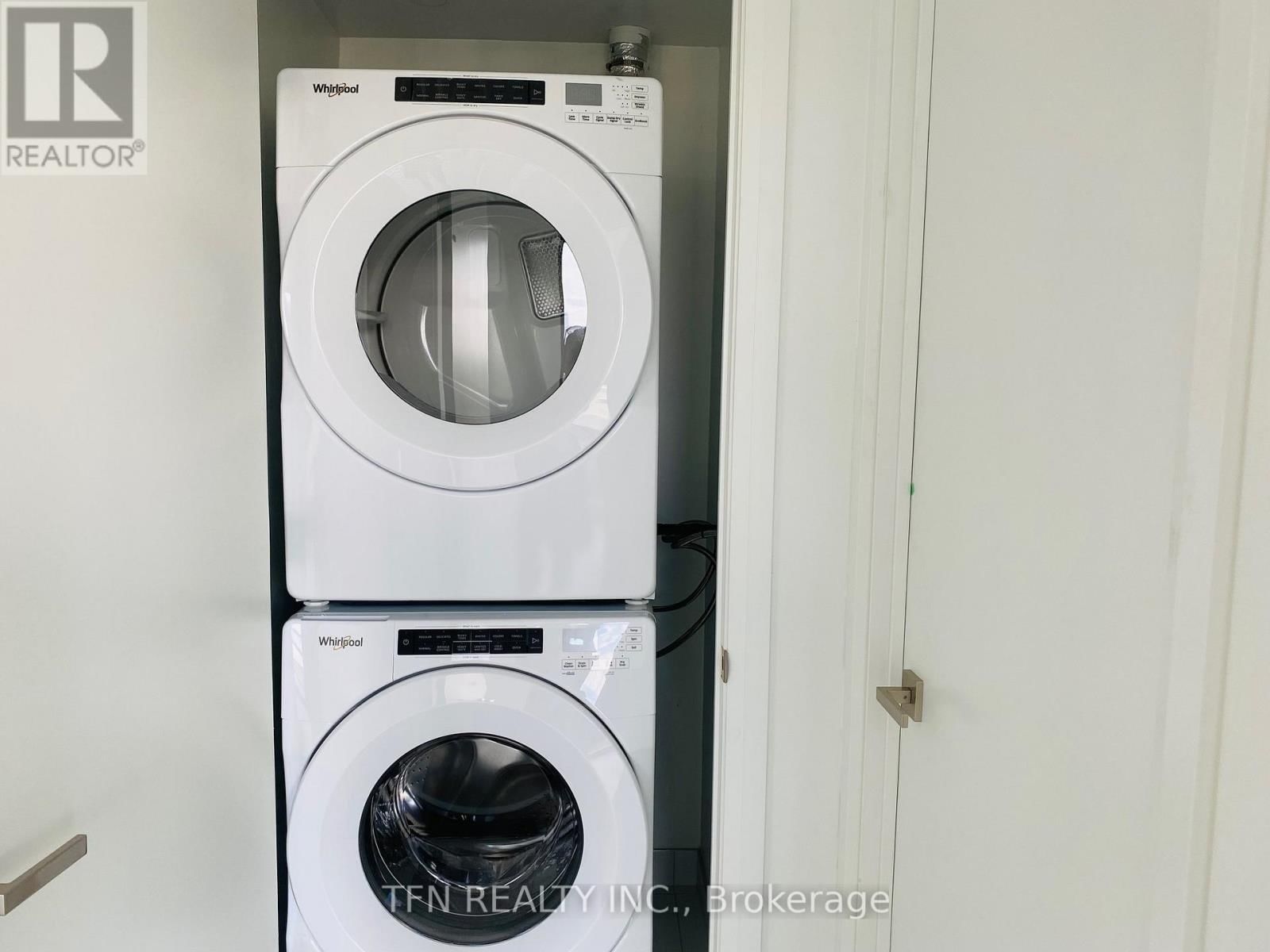 802 - 33 FREDERICK TODD WAY NORTH Image 11