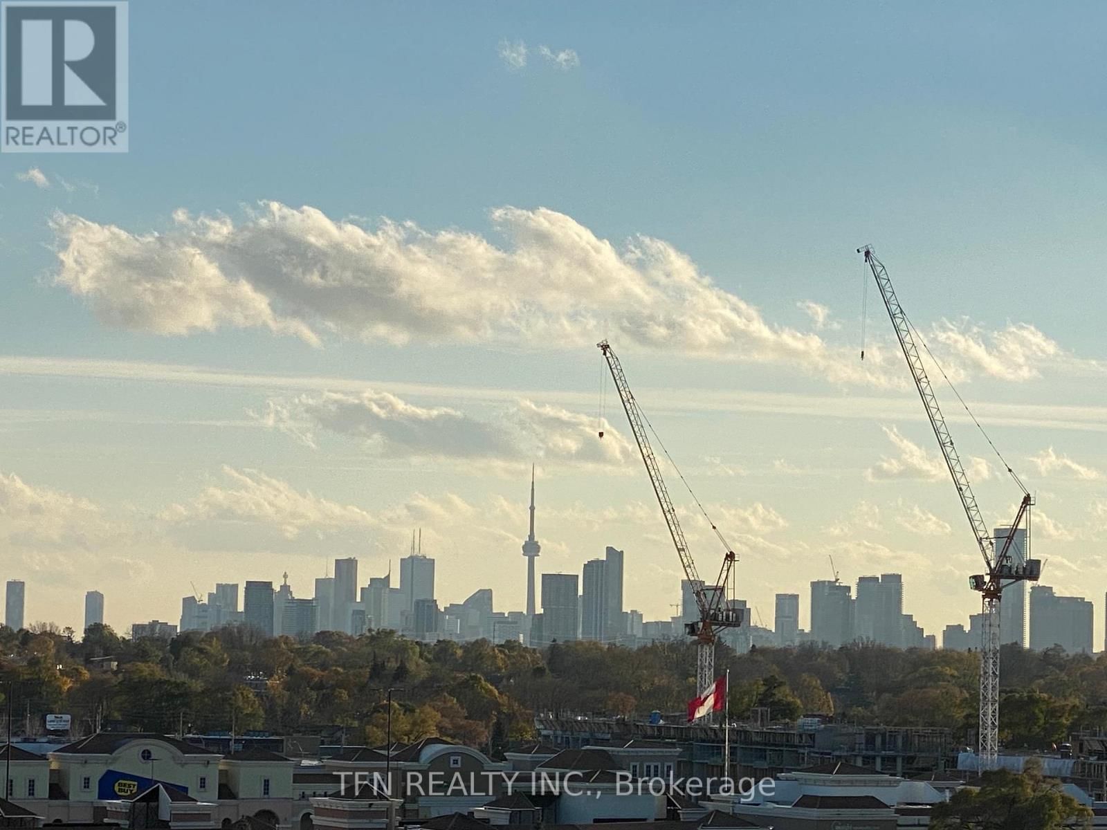 802 - 33 FREDERICK TODD WAY NORTH Image 12