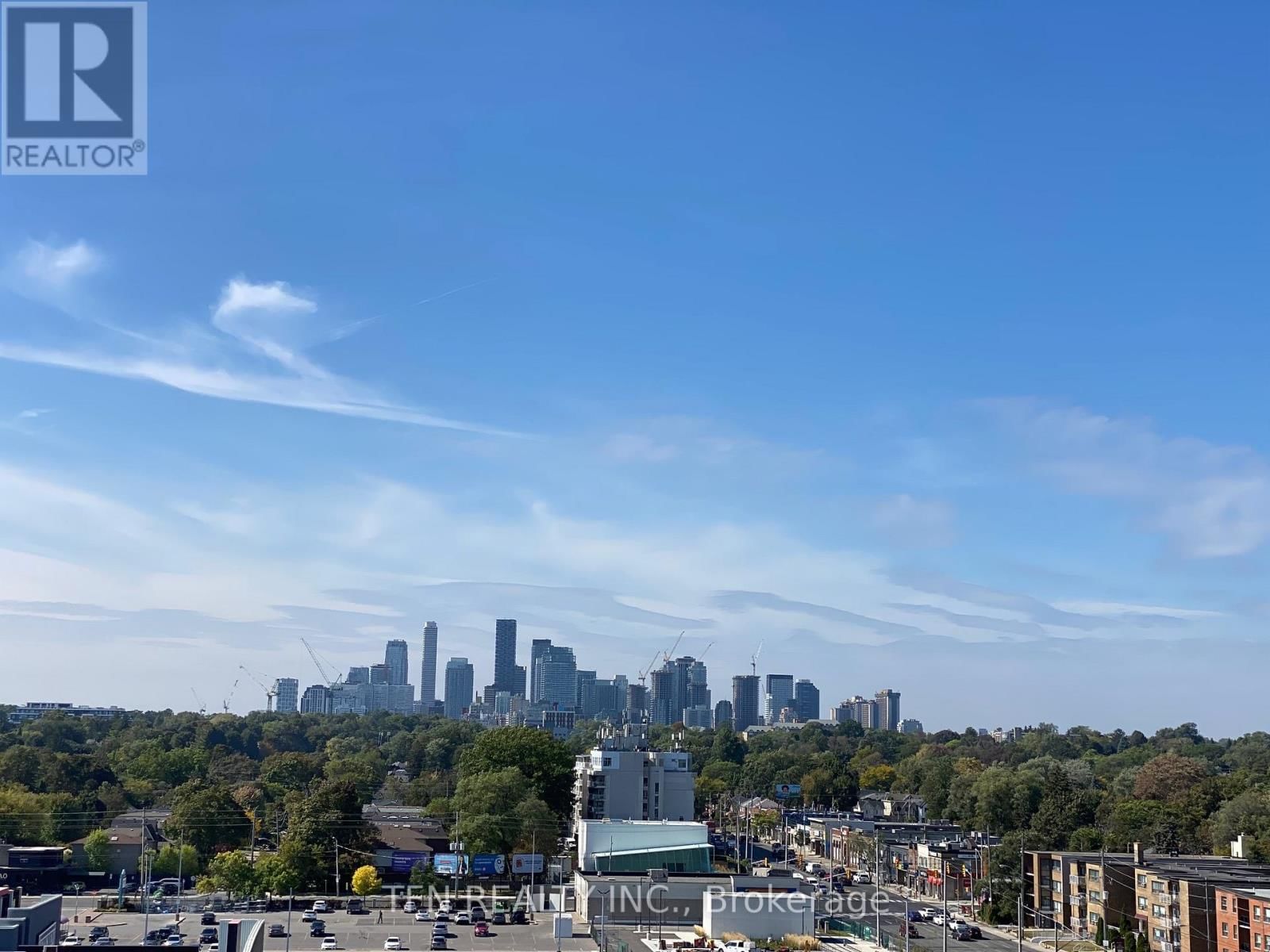 802 - 33 FREDERICK TODD WAY NORTH Image 13