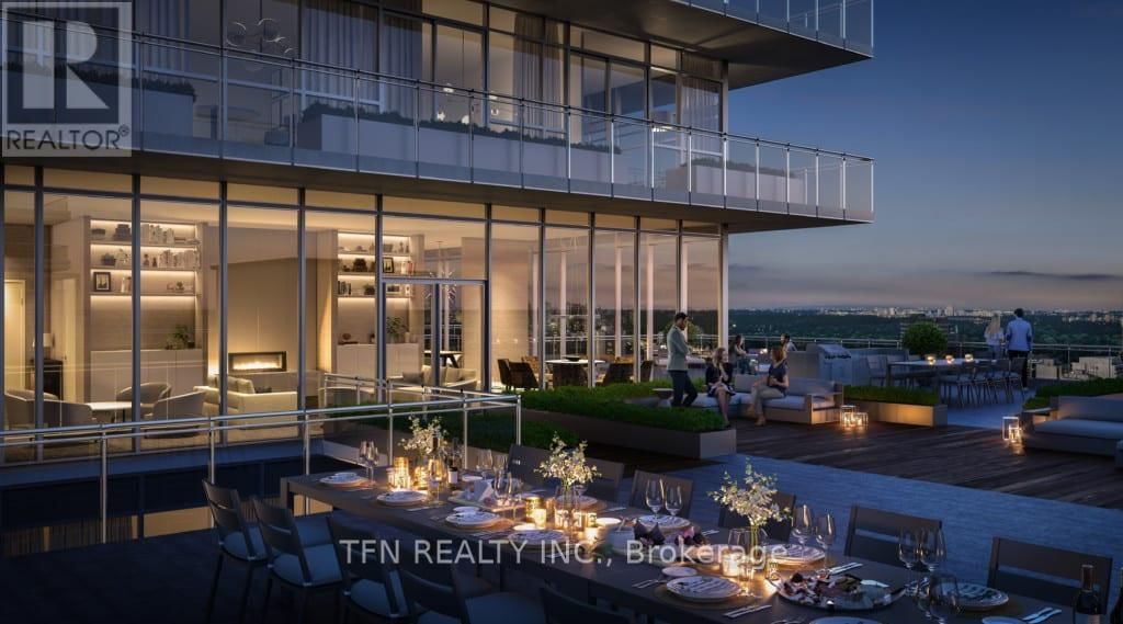 802 - 33 FREDERICK TODD WAY NORTH Image 18