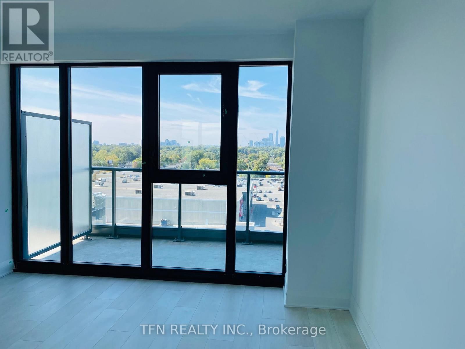 802 - 33 FREDERICK TODD WAY NORTH Image 6