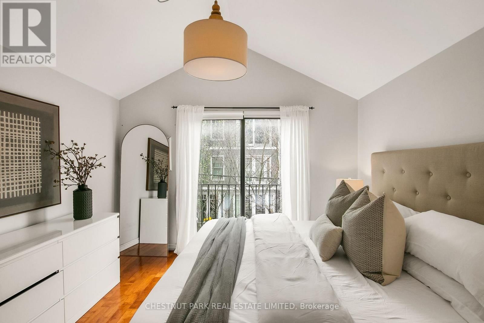 25 BISHOP STREET Image 28