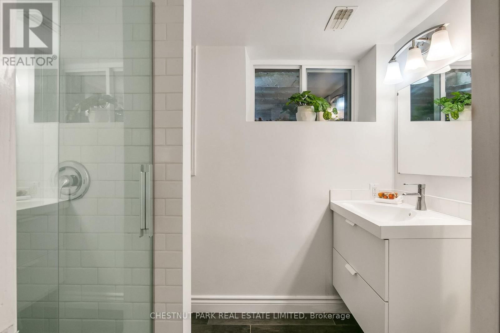 25 BISHOP STREET Image 46