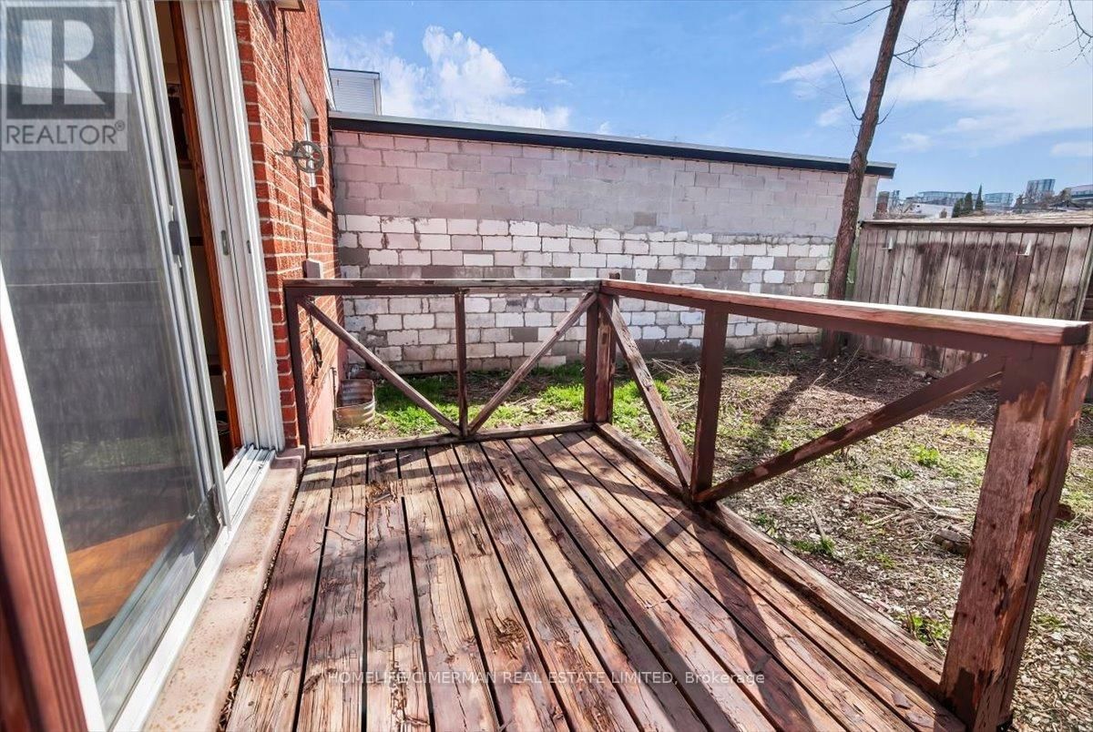 69 ROBINSON STREET Image 24