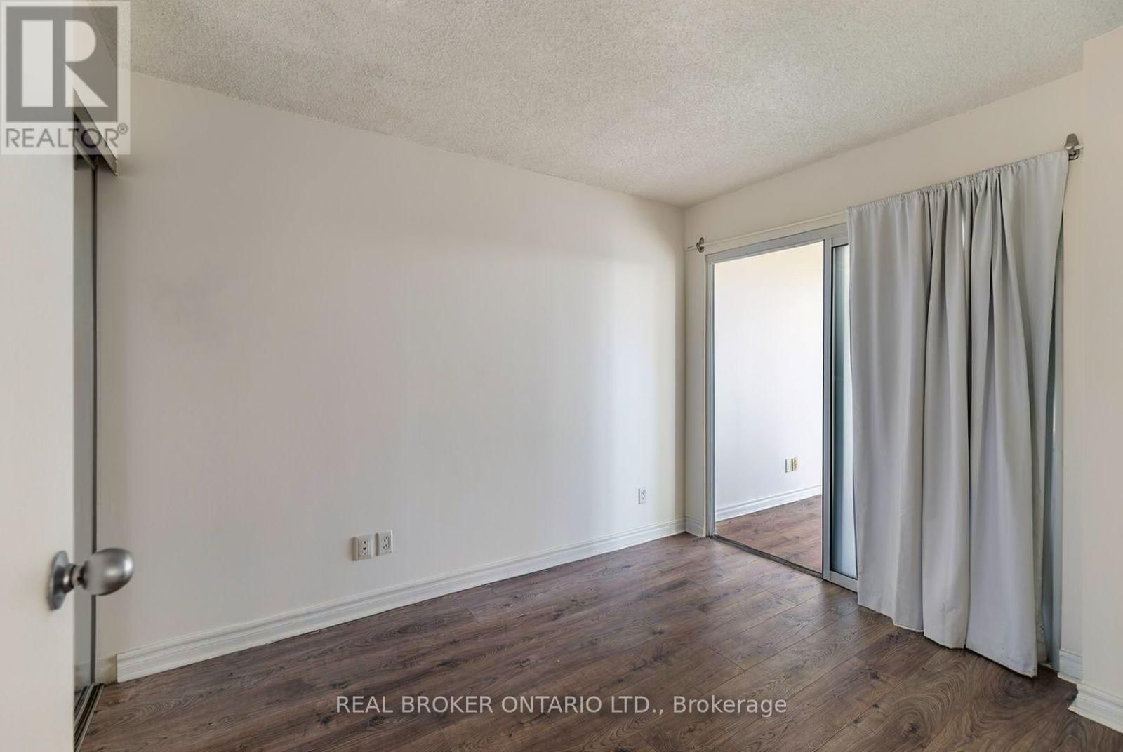 915 - 650 QUEENS QUAY WEST Image 13