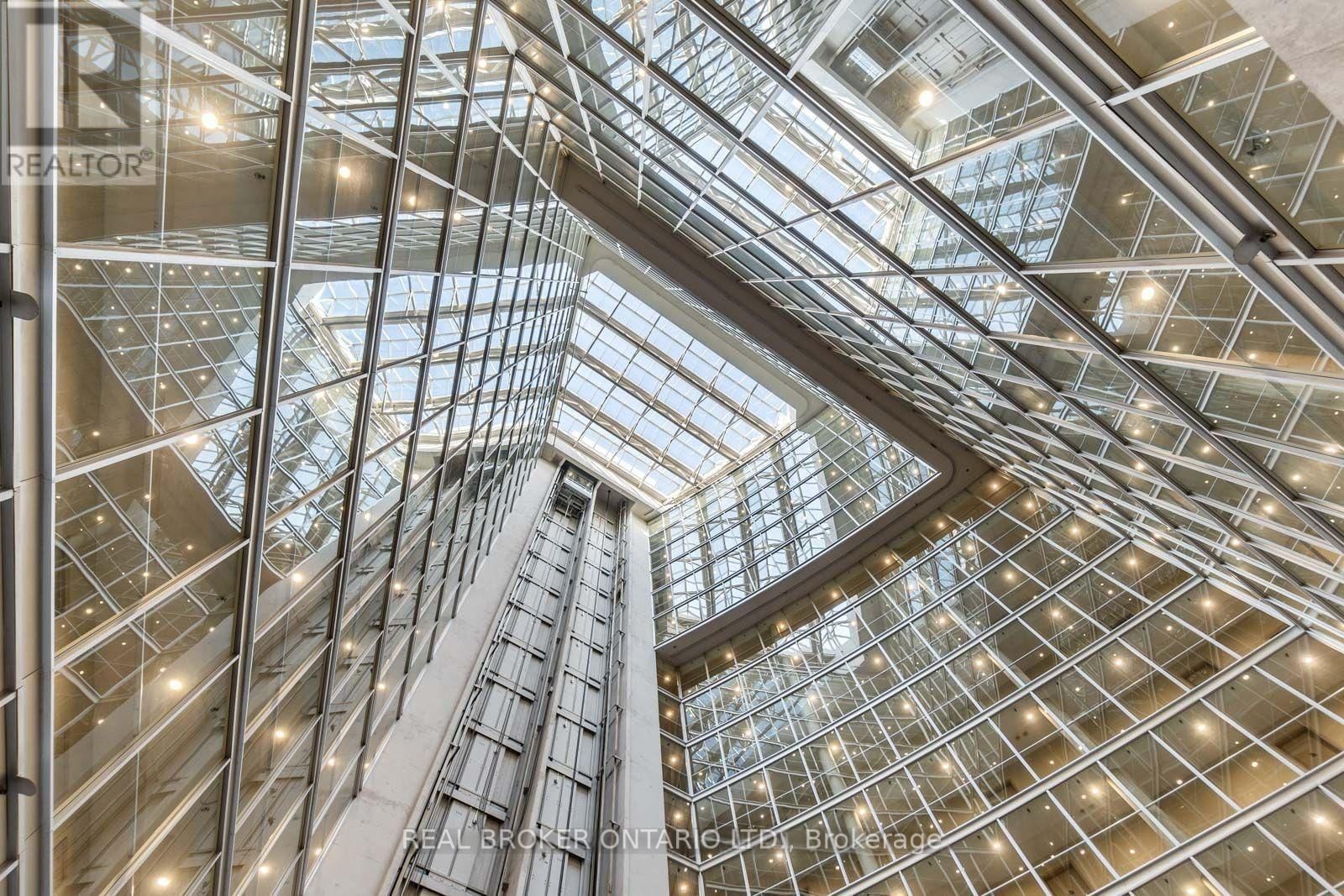 915 - 650 QUEENS QUAY WEST Image 2