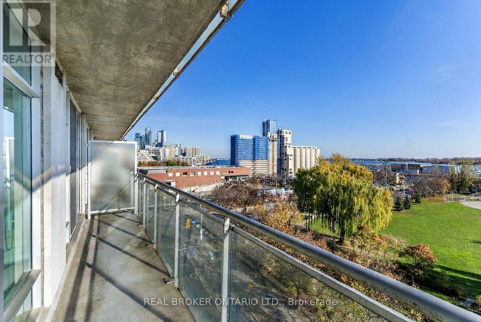 915 - 650 QUEENS QUAY WEST Image 22