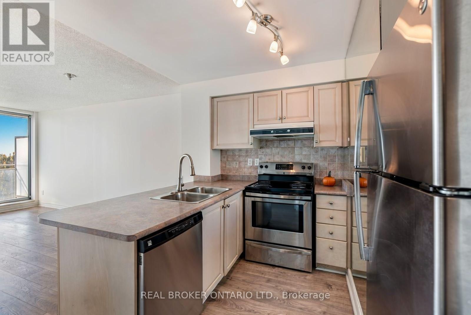 915 - 650 QUEENS QUAY WEST Image 5