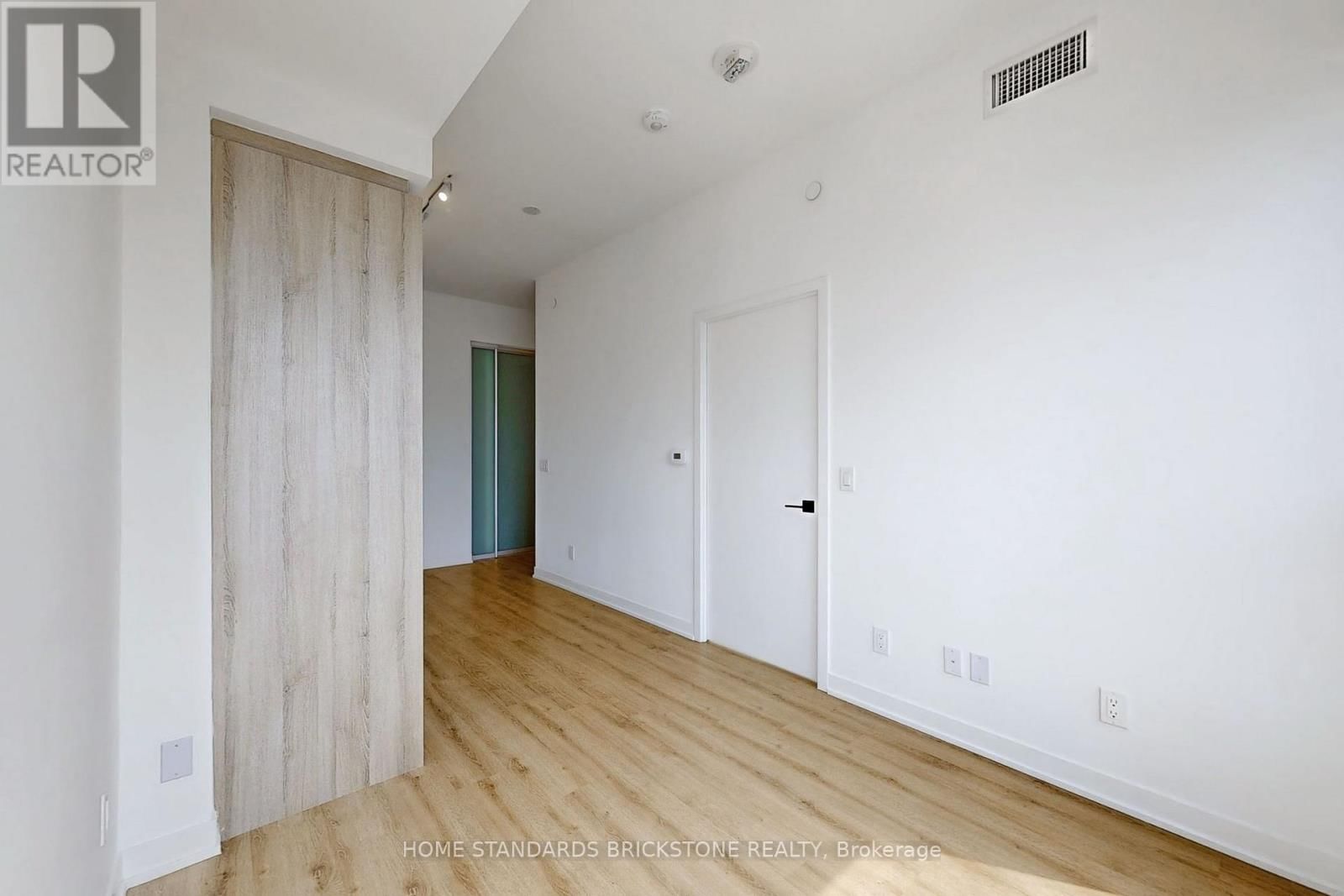 2717 - 319 JARVIS STREET Image 10