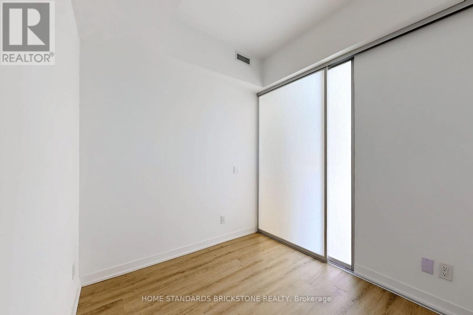 2717 - 319 JARVIS STREET Image 19