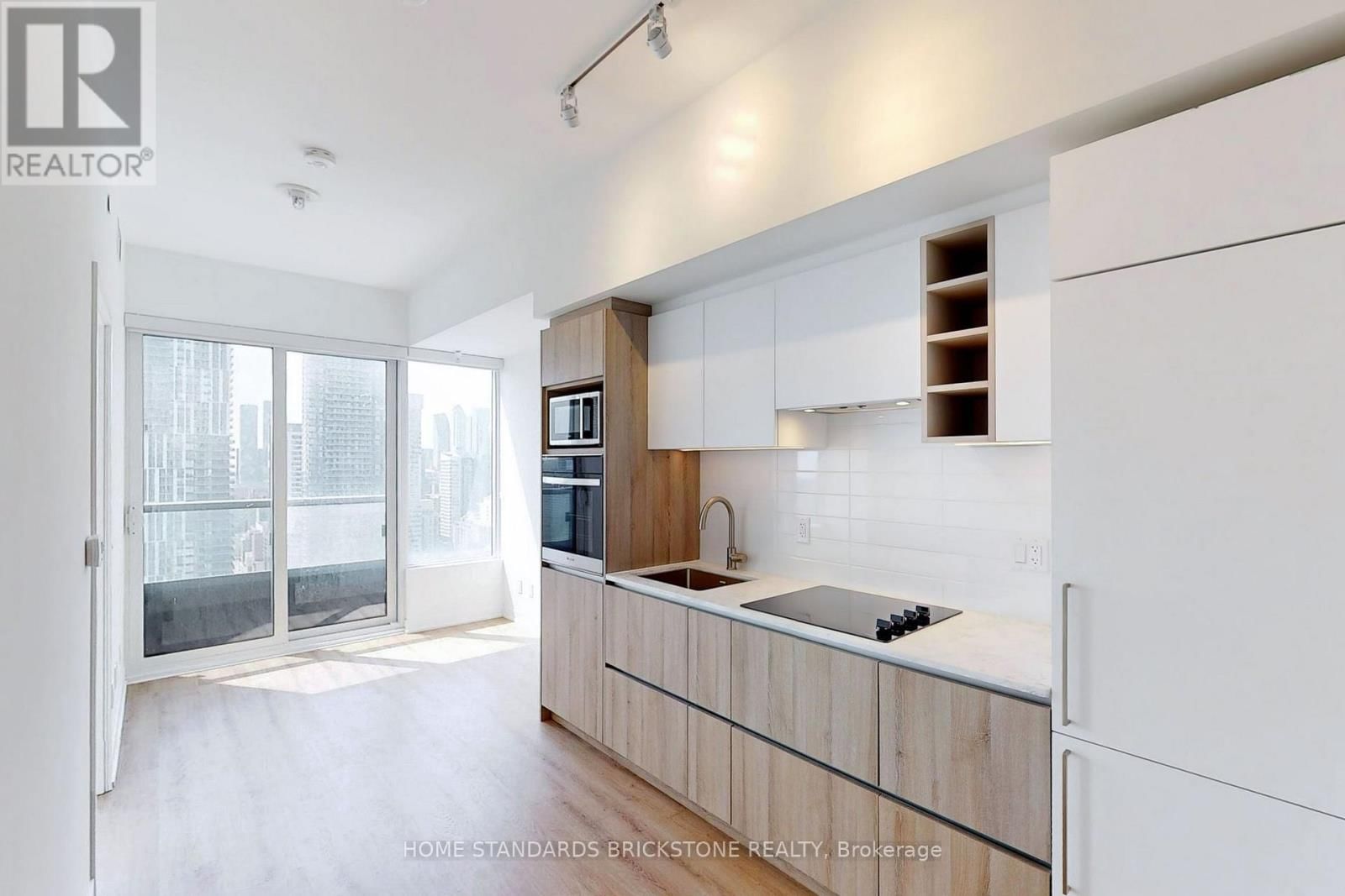 2717 - 319 JARVIS STREET Image 4