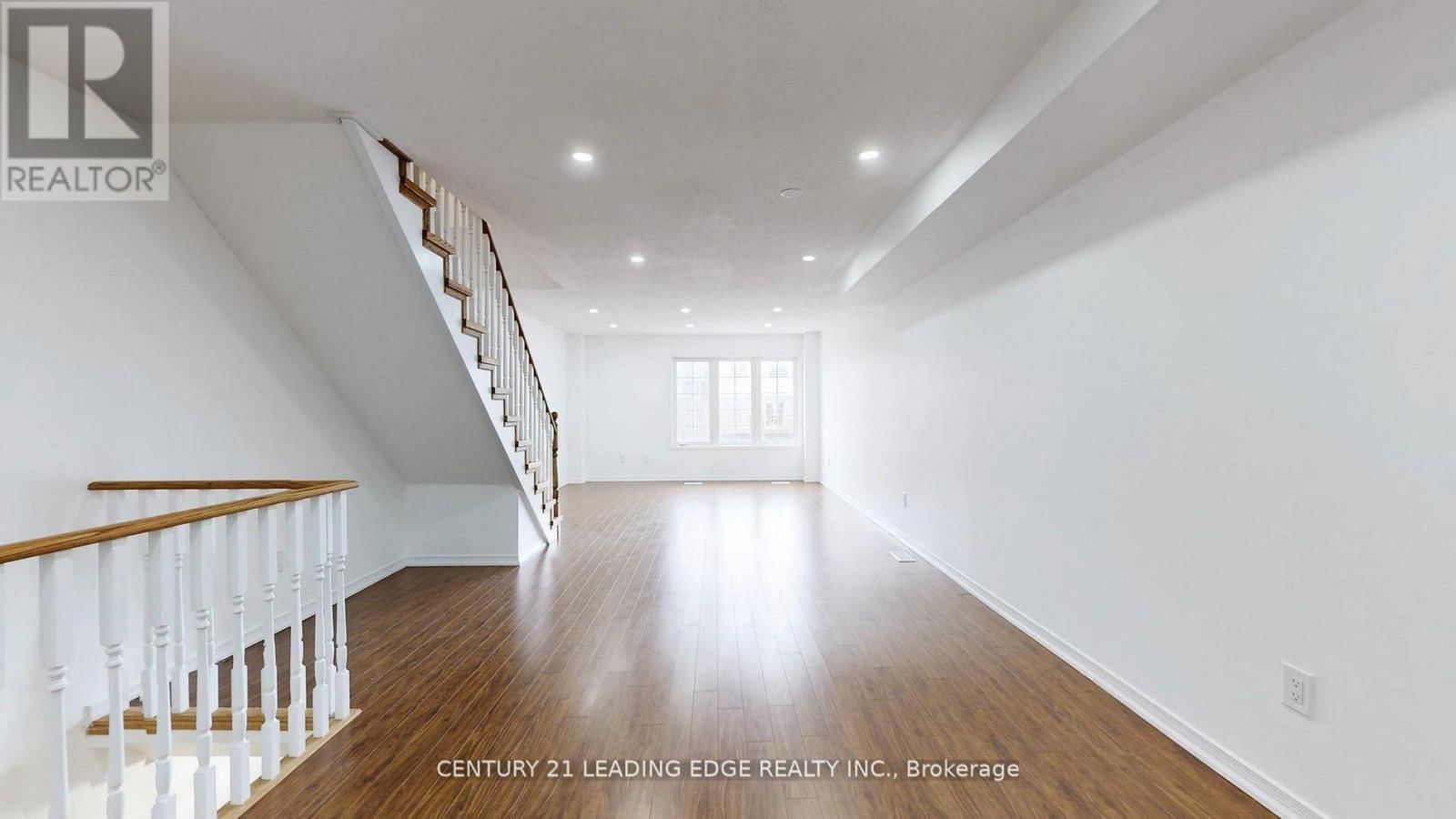 38 RUMI CRESCENT Image 12