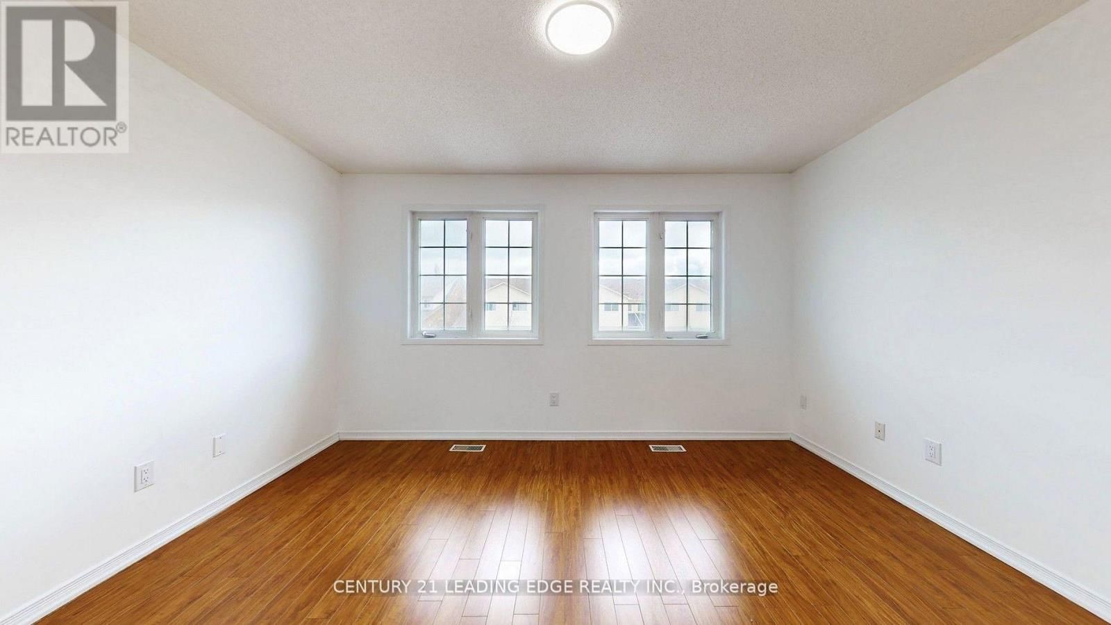 38 RUMI CRESCENT Image 15