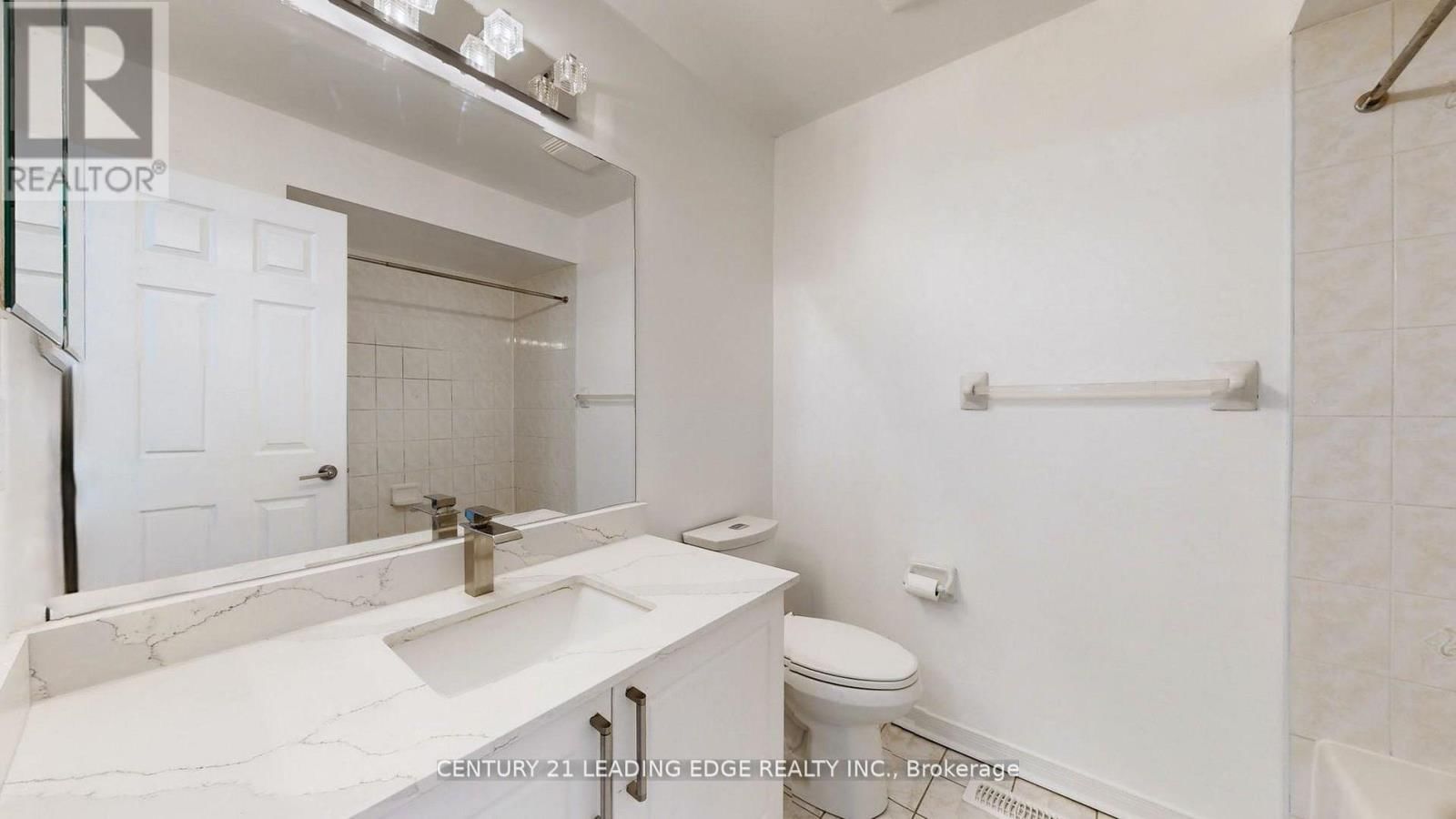 38 RUMI CRESCENT Image 26