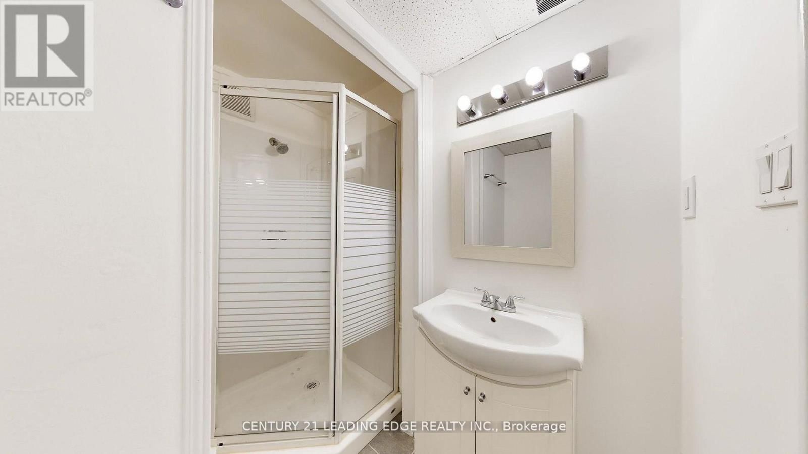 38 RUMI CRESCENT Image 29