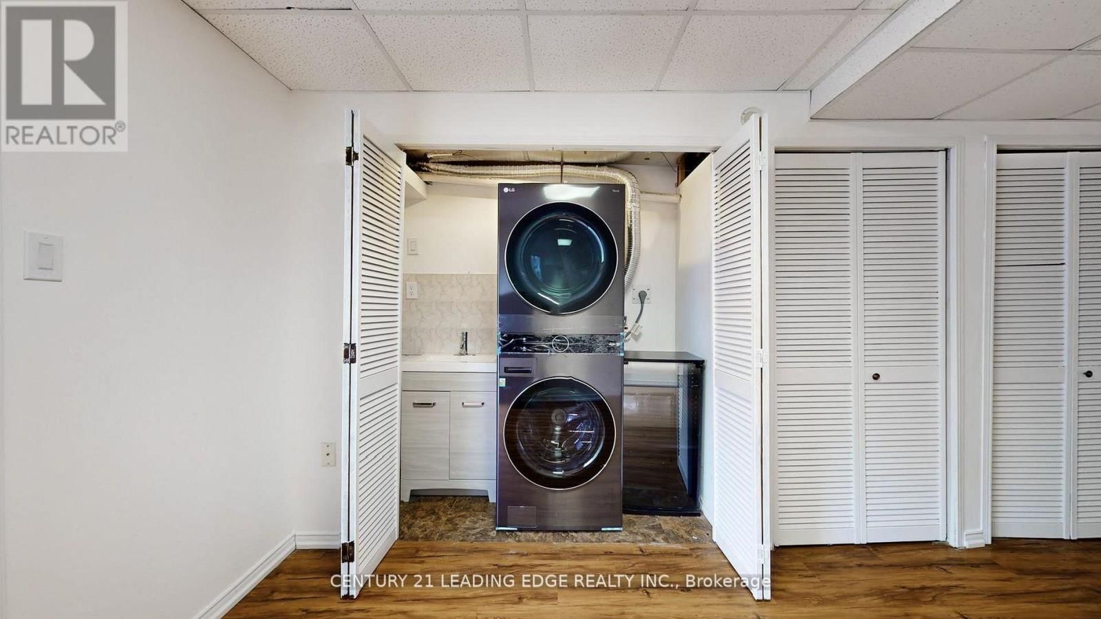 38 RUMI CRESCENT Image 30