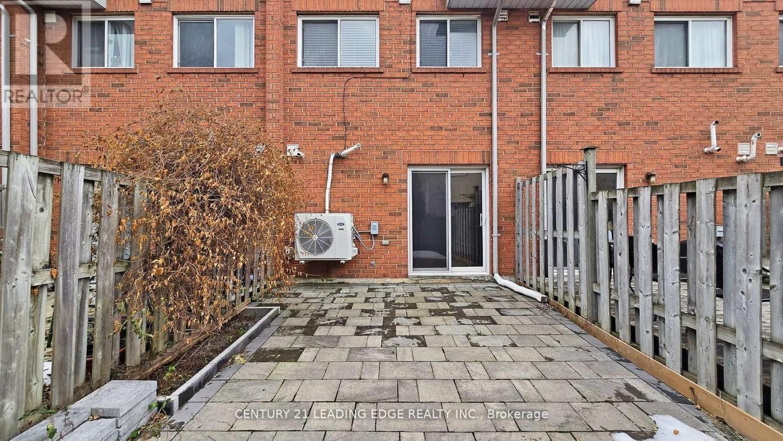 38 RUMI CRESCENT Image 31