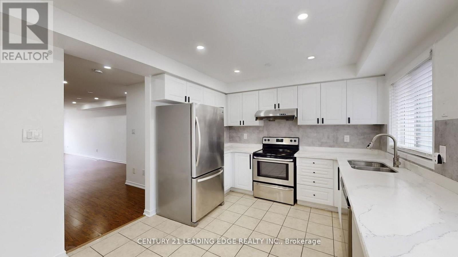 38 RUMI CRESCENT Image 4