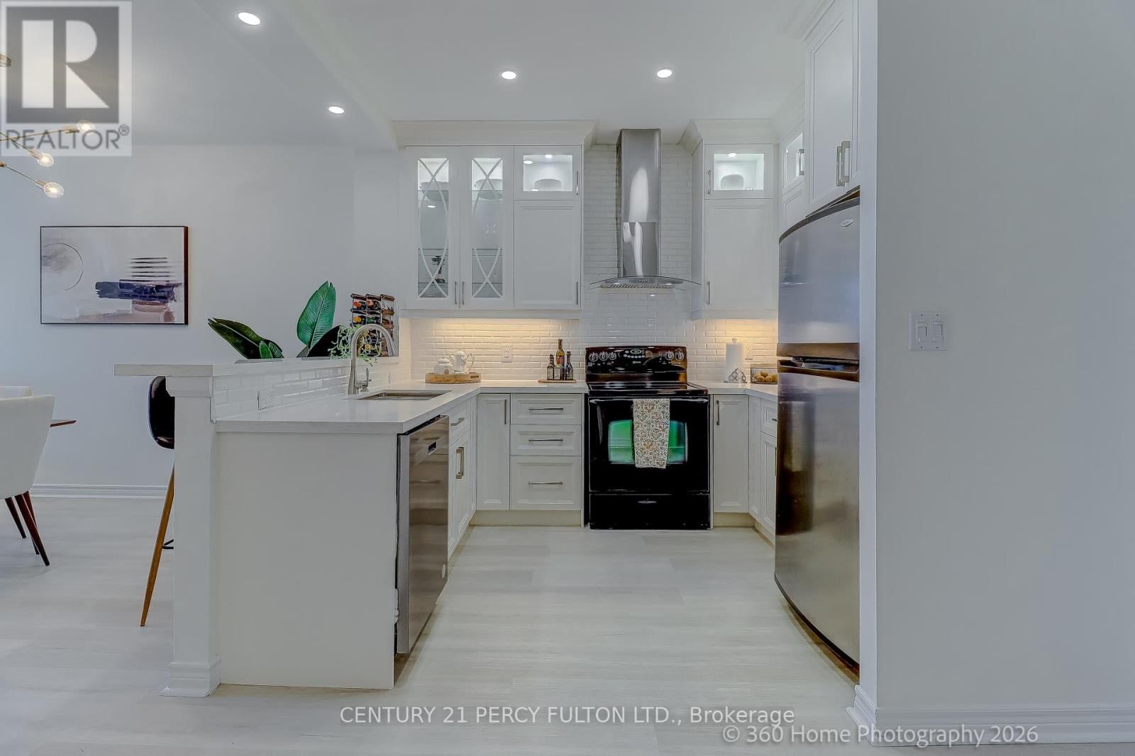 604 - 1 LEASIDE PARK DRIVE Image 2