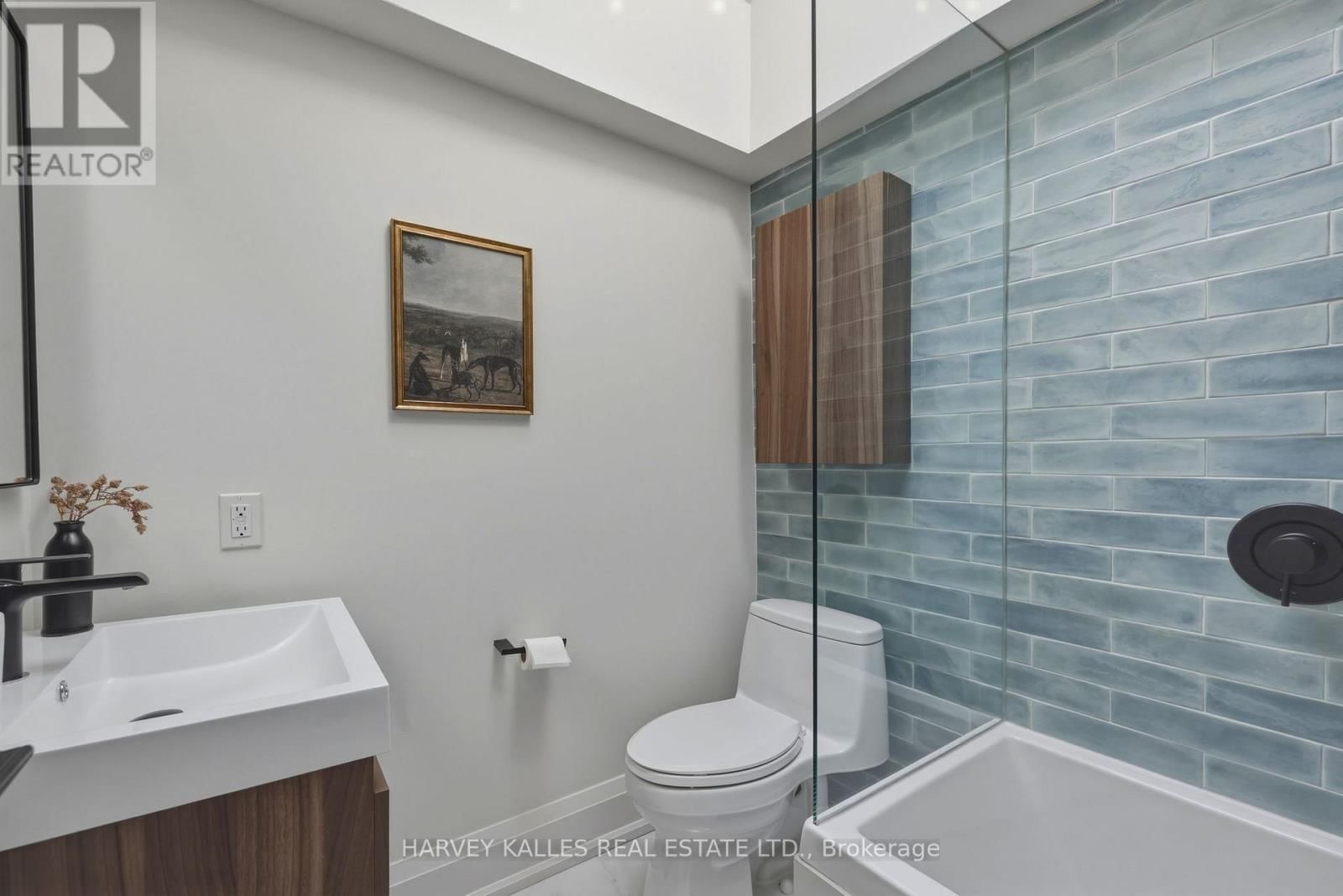 164 ALBANY AVENUE Image 13