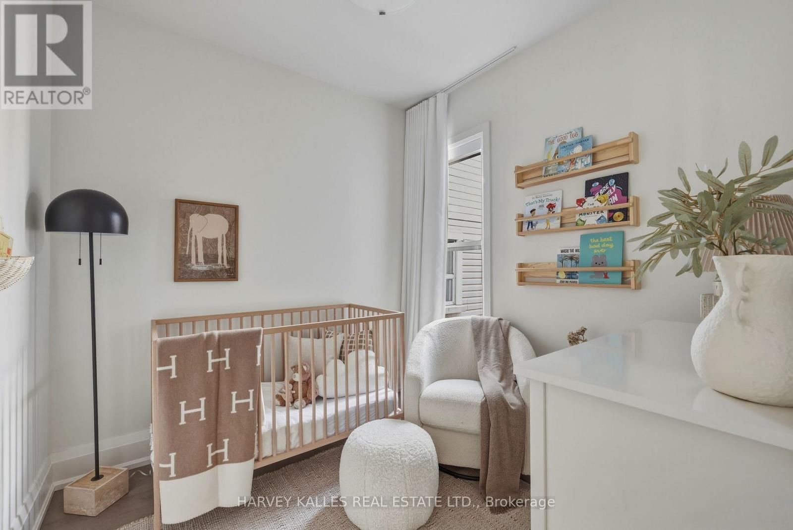 164 ALBANY AVENUE Image 14